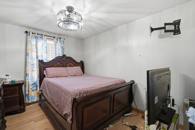 179 Cabinet St, Springfield, MA 01129