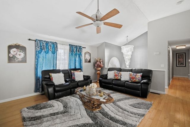 179 Cabinet St, Springfield, MA 01129