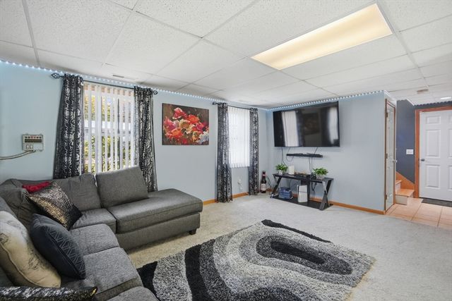 179 Cabinet St, Springfield, MA 01129