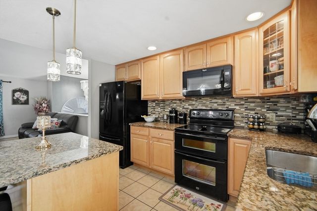 179 Cabinet St, Springfield, MA 01129