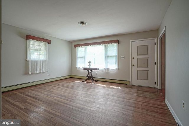 70 WALNUT ST, Mount Holly, NJ 08060