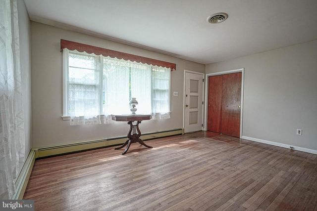 70 WALNUT ST, Mount Holly, NJ 08060