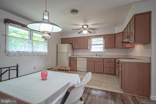 70 WALNUT ST, Mount Holly, NJ 08060