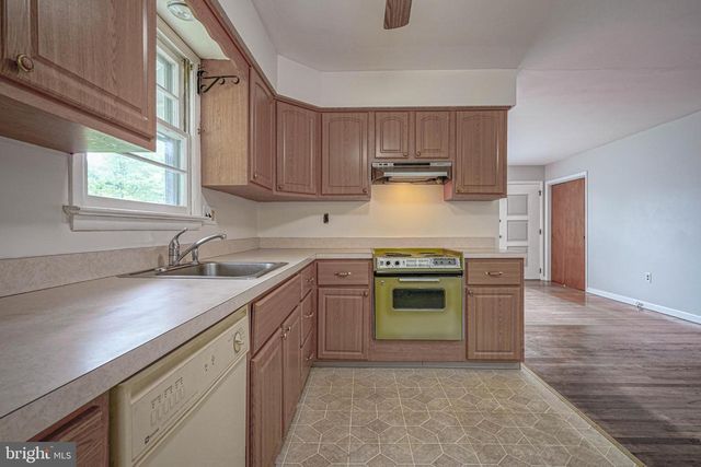 70 WALNUT ST, Mount Holly, NJ 08060