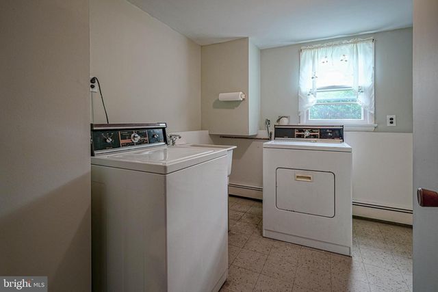 70 WALNUT ST, Mount Holly, NJ 08060