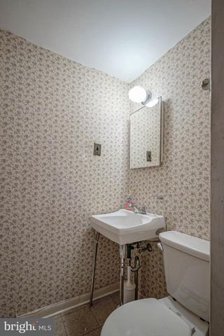 70 WALNUT ST, Mount Holly, NJ 08060