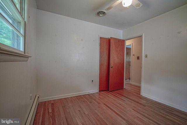 70 WALNUT ST, Mount Holly, NJ 08060