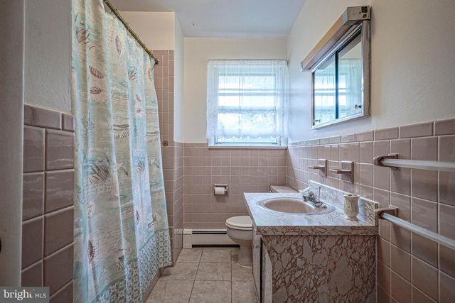 70 WALNUT ST, Mount Holly, NJ 08060