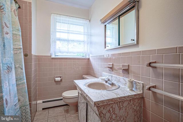 70 WALNUT ST, Mount Holly, NJ 08060