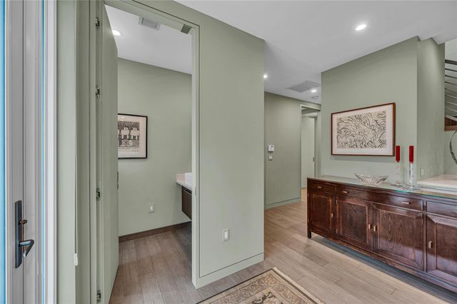 1200 NE 2nd Street, Fort Lauderdale, FL 33301