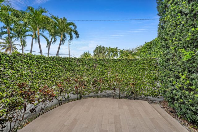 1200 NE 2nd Street, Fort Lauderdale, FL 33301