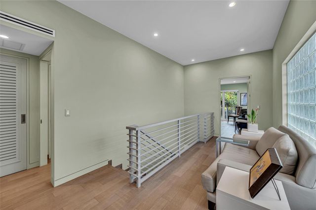 1200 NE 2nd Street, Fort Lauderdale, FL 33301