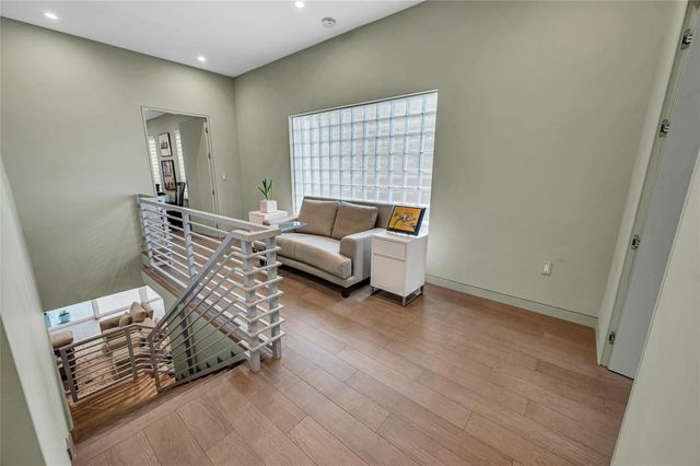 1200 NE 2nd Street, Fort Lauderdale, FL 33301