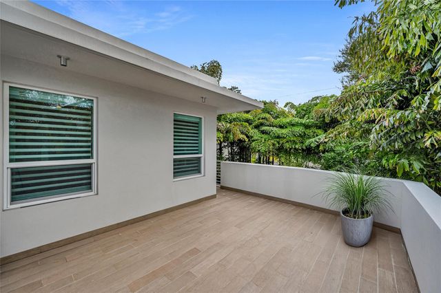 1200 NE 2nd Street, Fort Lauderdale, FL 33301