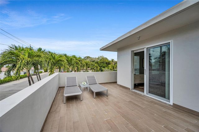 1200 NE 2nd Street, Fort Lauderdale, FL 33301