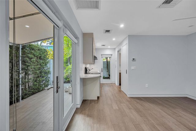 1200 NE 2nd Street, Fort Lauderdale, FL 33301