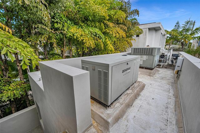 1200 NE 2nd Street, Fort Lauderdale, FL 33301