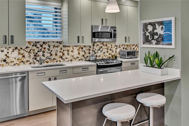 1200 NE 2nd Street, Fort Lauderdale, FL 33301