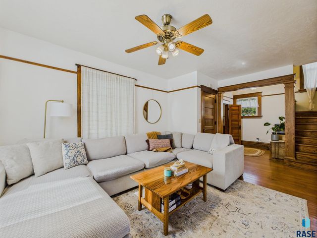 318 W 19th St, Sioux Falls, SD 57105