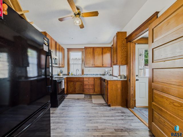 318 W 19th St, Sioux Falls, SD 57105