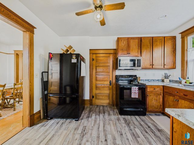 318 W 19th St, Sioux Falls, SD 57105