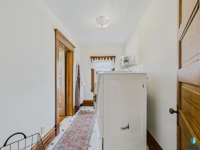 318 W 19th St, Sioux Falls, SD 57105