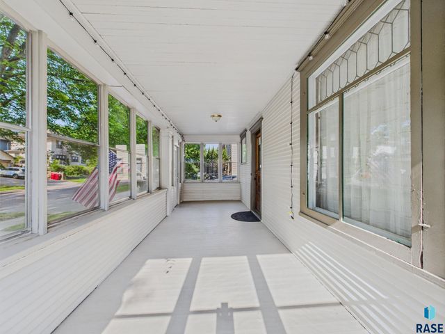 318 W 19th St, Sioux Falls, SD 57105