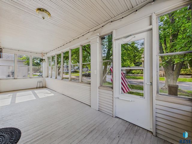 318 W 19th St, Sioux Falls, SD 57105
