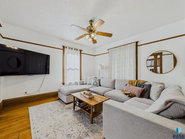 318 W 19th St, Sioux Falls, SD 57105