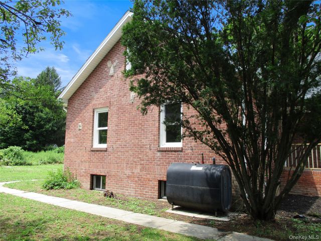 554 Mill Road, Coram, NY 11727