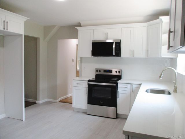 554 Mill Road, Coram, NY 11727