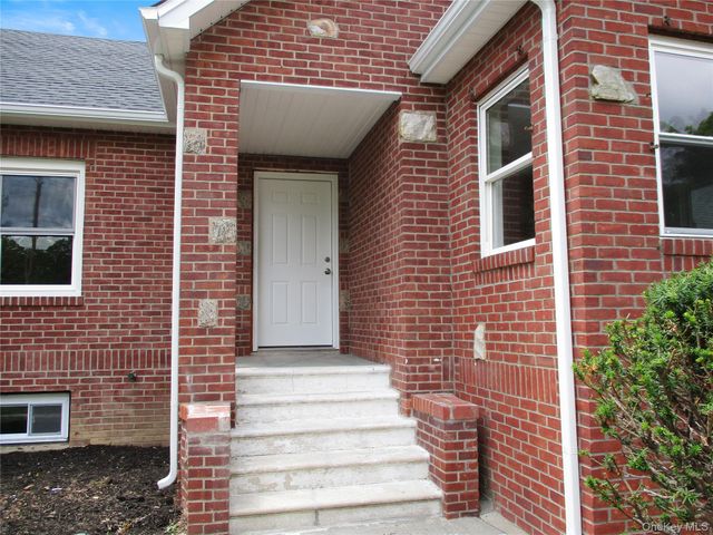 554 Mill Road, Coram, NY 11727