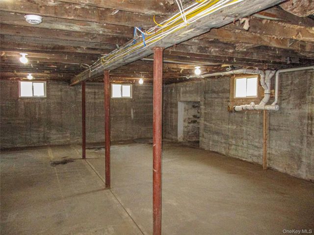 554 Mill Road, Coram, NY 11727