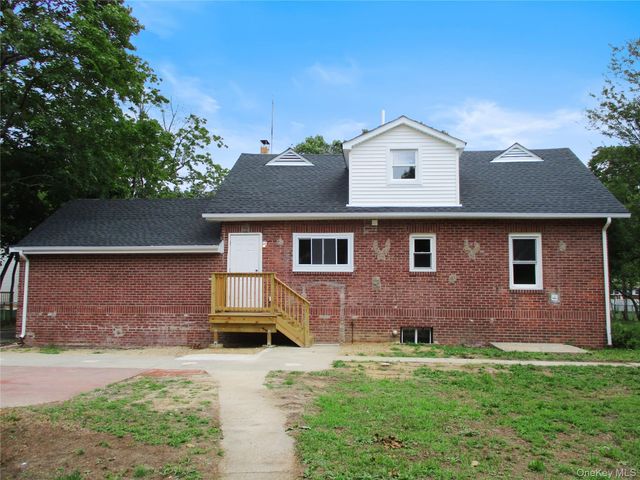 554 Mill Road, Coram, NY 11727