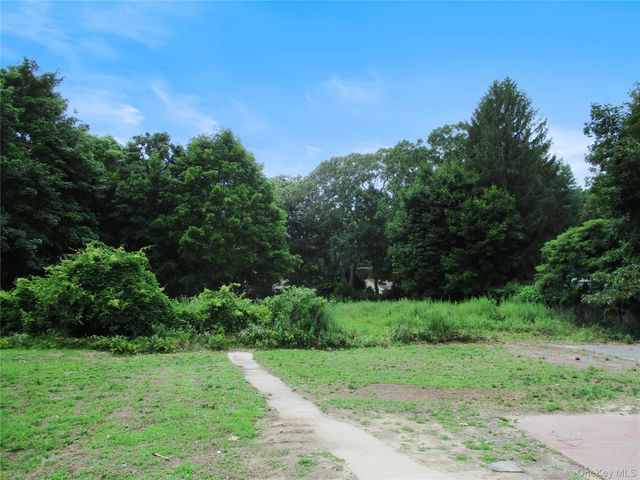 554 Mill Road, Coram, NY 11727