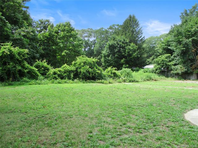 554 Mill Road, Coram, NY 11727