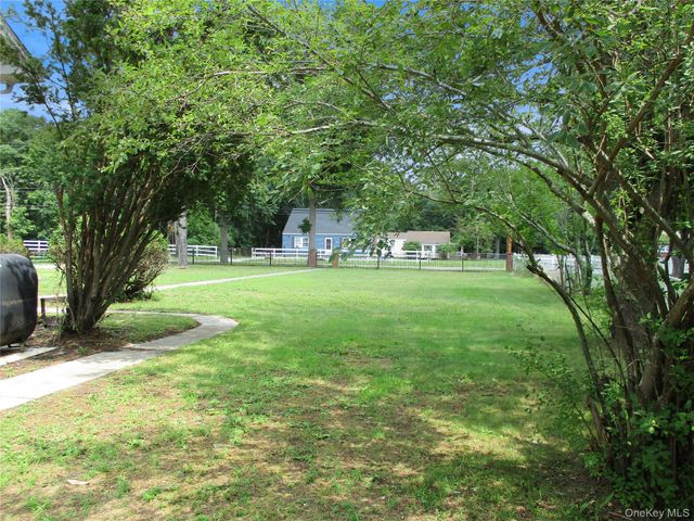 554 Mill Road, Coram, NY 11727