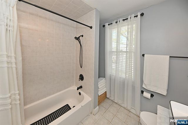 34 Gordon Street, Ridgefield Park, NJ 07660