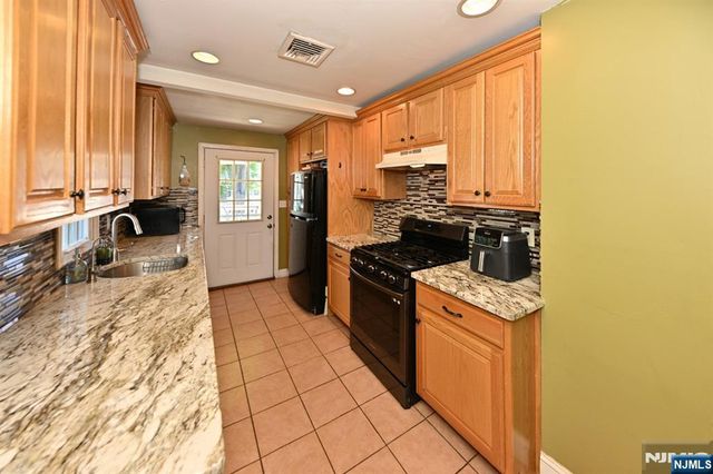 34 Gordon Street, Ridgefield Park, NJ 07660