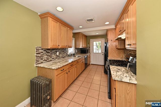 34 Gordon Street, Ridgefield Park, NJ 07660