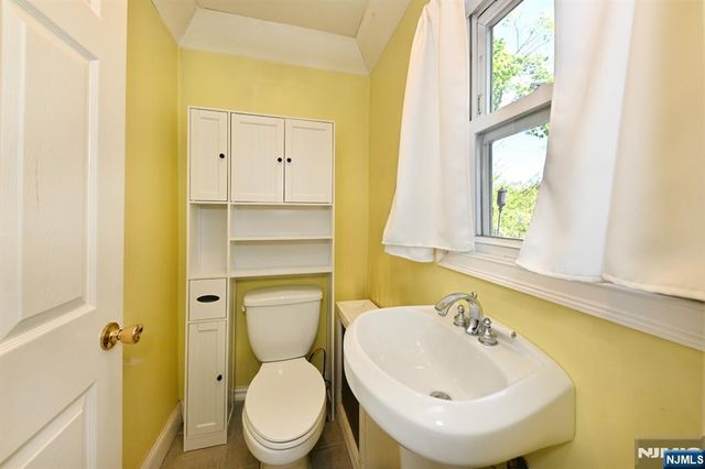 34 Gordon Street, Ridgefield Park, NJ 07660