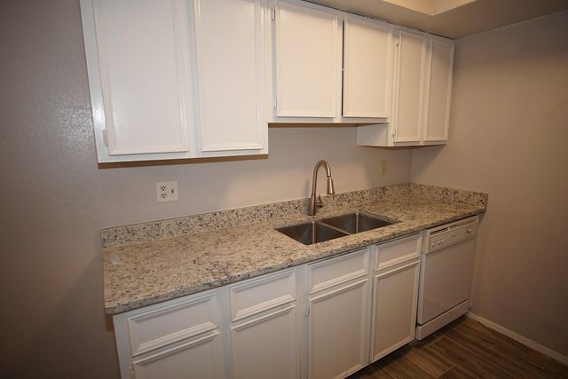 2520 San Jose Avenue 8C, El Paso, TX 79930