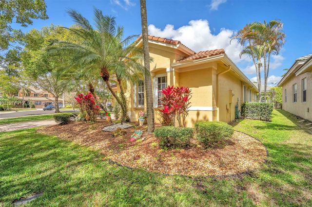 1435 Cardinal Way, Weston, FL 33327