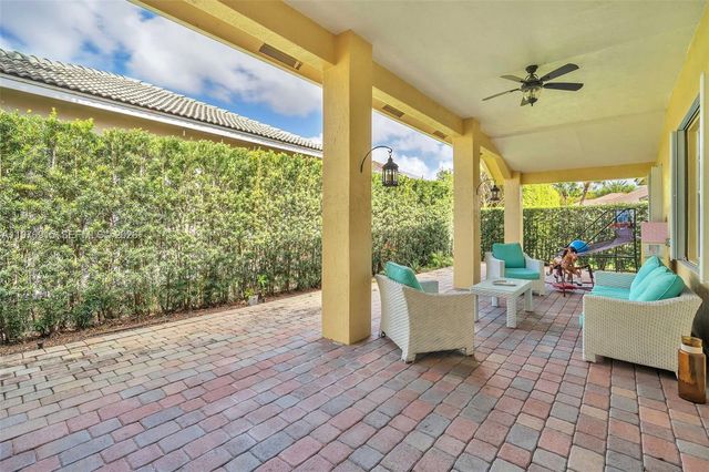 1435 Cardinal Way, Weston, FL 33327