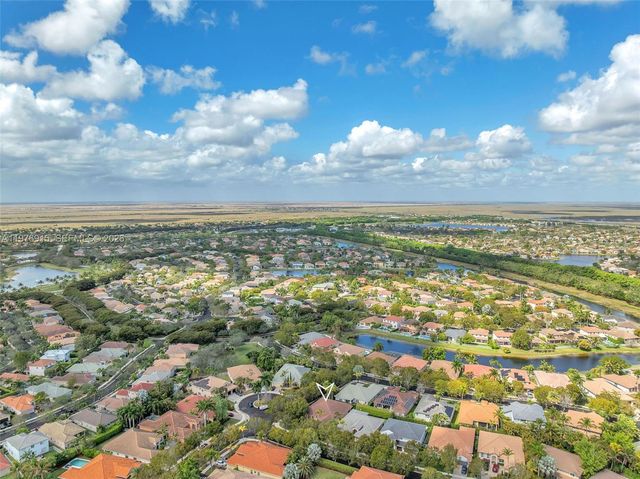 1435 Cardinal Way, Weston, FL 33327