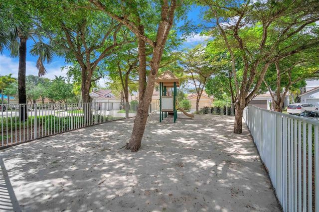 1435 Cardinal Way, Weston, FL 33327