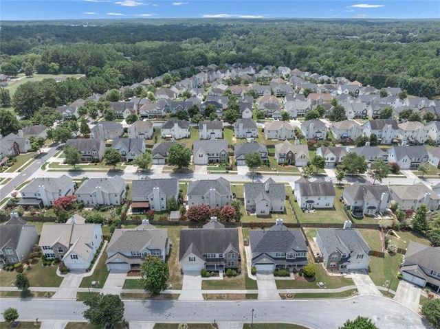 4425 Grove Lake Court, Loganville, GA 30052