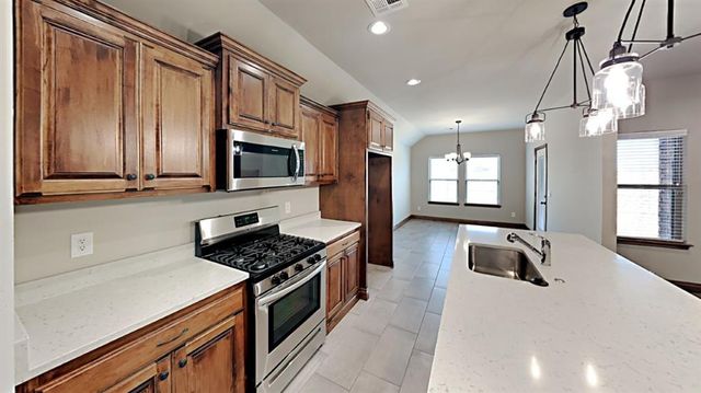 10529 NW 41st Street, Yukon, OK 73099
