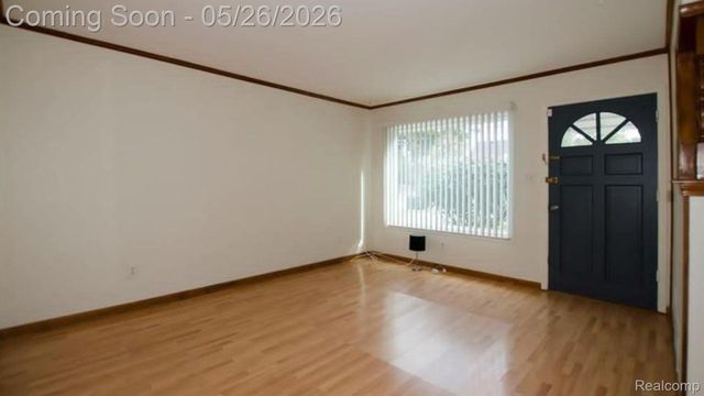 27791 Groveland Street, Madison Heights, MI 48071