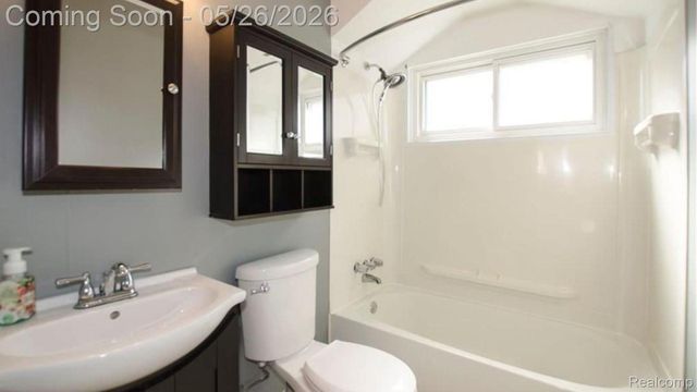 27791 Groveland Street, Madison Heights, MI 48071